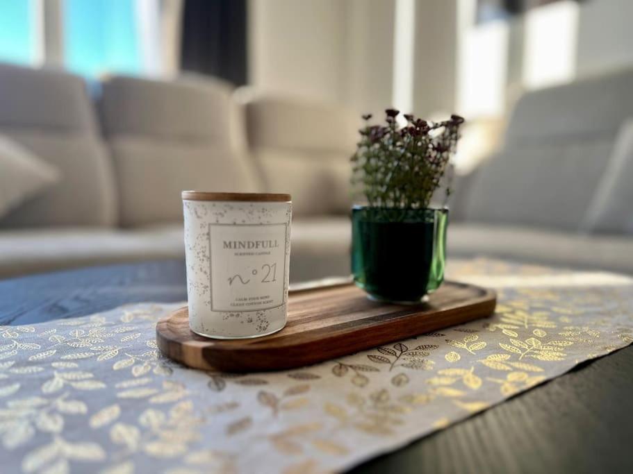 Modern Business Flat - Courts Et Moyens Sejours *